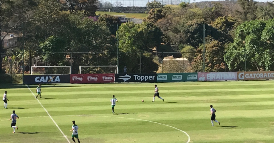 Para 77 pagantes, Atlético-MG faz 1º jogo profissional na 