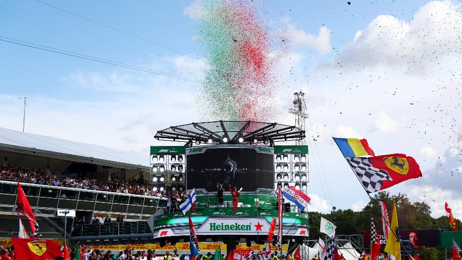 Leclerc comemora vitória em Monza - Dan Istitene/Getty Images