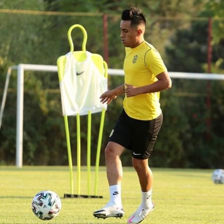 Desde agosto atuando pelo Malatyaspor, meia peruano foi afastado do clube - Reprodução/Instagram