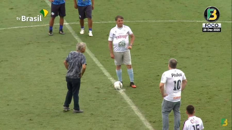 Bolsonaro participa de jogo beneficente na Vila Belmiro - Reprodução