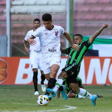 Rigas FS x Fiorentina: Um duelo de futebol cheio de emoção