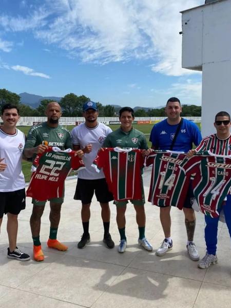 Torcedores do Vélez se encontram com Felipe Melo e Germán Cano no CT do Fluminense - Reprodução/Instagram