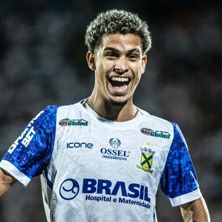 Gabriel Ferreira, do Santo André, comemora gol marcado sobre o Santos em jogo da Copinha - Reprodução/Twitter