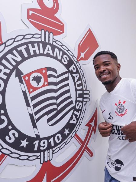 Cacá é um dos zagueiros do Corinthians hoje