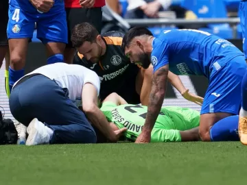 Goleiro sofre lesão cerebral após choque em partida do Espanhol; assista