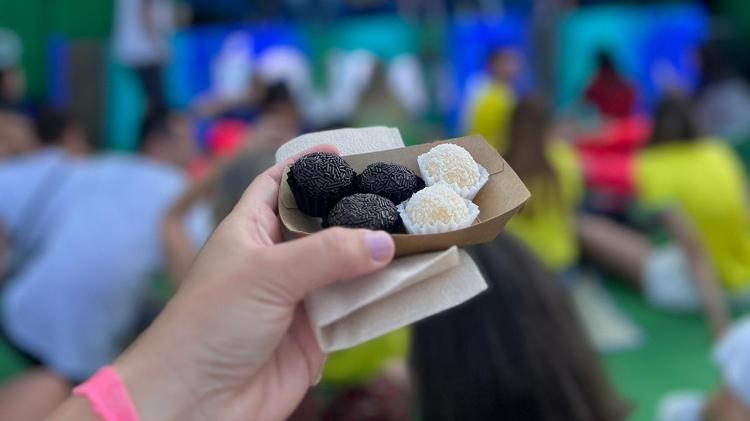 Donna Tatta está fornecendo brigadeiros e beijinhos para a Casa Brasil em Paris