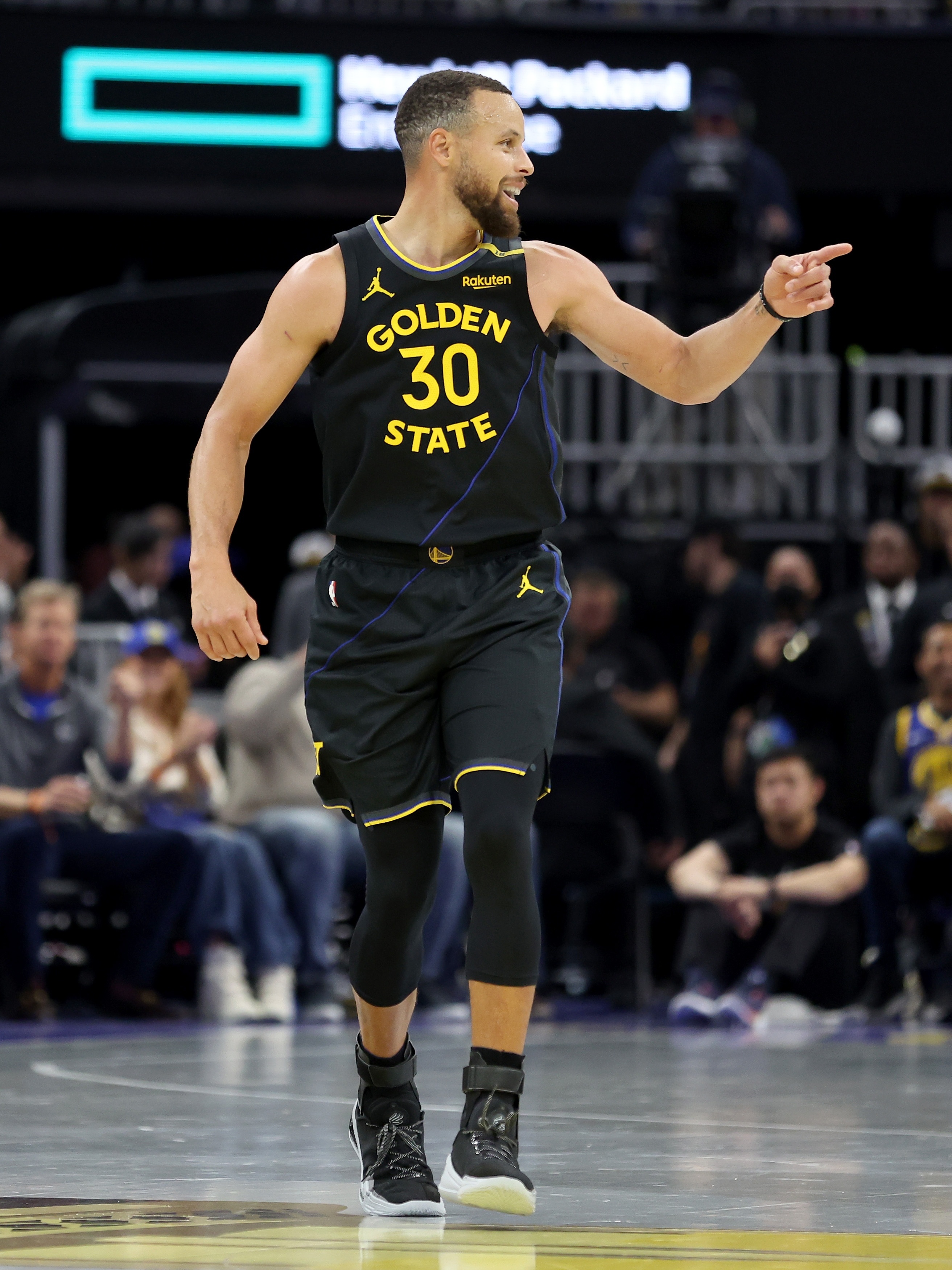 Stephen Curry e Draymond Green desfalcam Warriors contra o Rockets