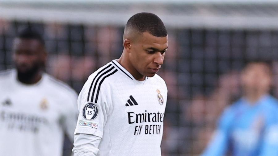 Mbappé se lamenta durante Liverpool x Real Madrid, duelo da Champions League