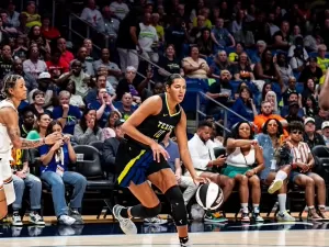 Dallas Wings, da WNBA, dispensa brasileira Stephanie Soares após lesão