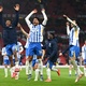 Manchester United volta a tropeçar e perde do Brighton em casa, no Inglês