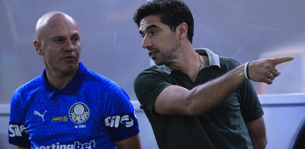 Abel testa elenco do Palmeiras no Paulistão antes de decisões importantes.