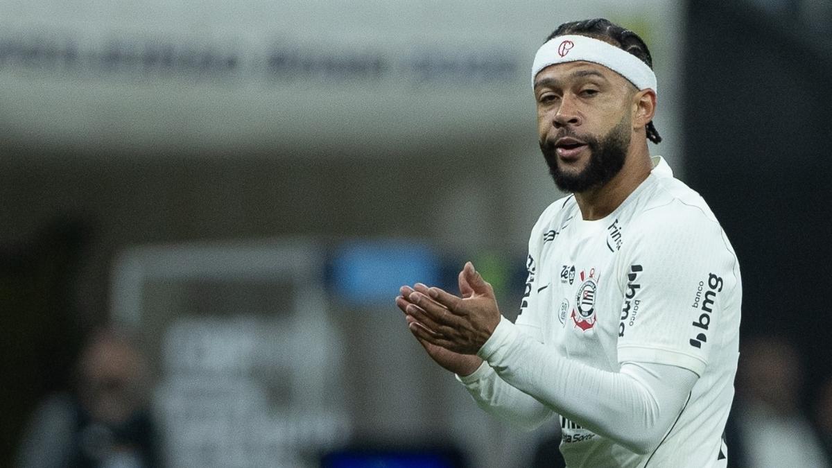 Arnaldo critica renovação de Memphis no Corinthians: 'Lembra o Neymar'