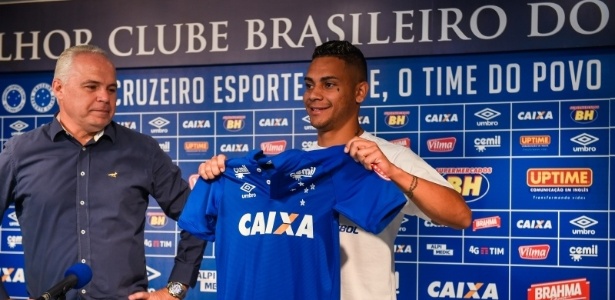 Com a camisa 17, Bryan já treina com o grupo e vai disputar vaga de titular com Miño - Pedro Vilela/Light Press/Cruzeiro