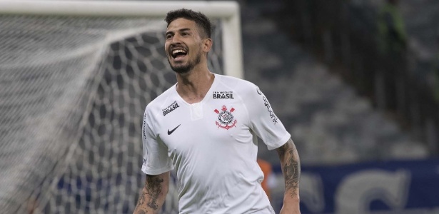 Zagueiro foi desfalque contra o Cruzeiro e pode voltar ao time diante do Vasco, neste domingo - Daniel Augusto Jr. / Ag. Corinthians