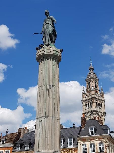A "Coluna da Deusa" é um monumento à resistência de Lille - Ana Carolina Silva/UOL