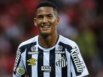 Contestado, Angulo deve ter primeira sequência como titular do Santos