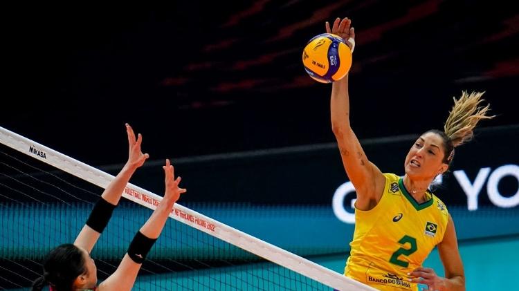 Carol Gattaz durante a partida entre Brasil e Japão no Mundial de Vôlei - Rene Nijhuis/Orange Pictures/BSR Agency/Getty Images - Rene Nijhuis/Orange Pictures/BSR Agency/Getty Images