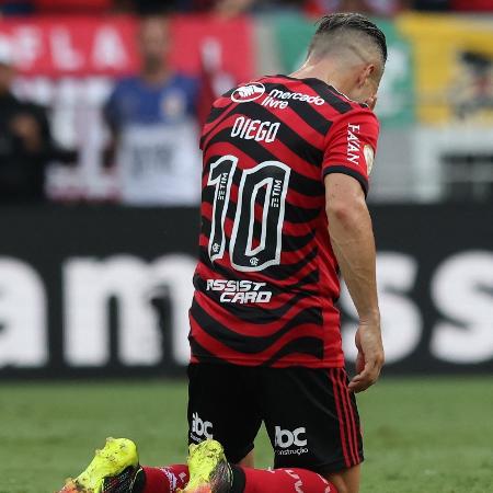 Diego Ribas chora ao se despedir dos gramados em sua última partida como jogador profissional - REUTERS/Sergio Moraes