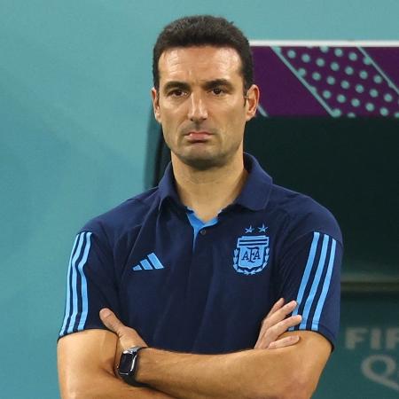 Lionel Scaloni, técnico da Argentina, ainda espera por Di Maria e Papu Gómez para definir o time - Bernadett Szabo/Reuters