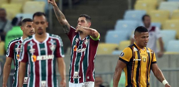 Nino comemora gol do Flu sobre o The Strongest