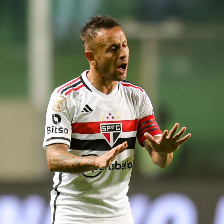 Rafinha lamenta derrota e explica os desafios do São Paulo: 'Não é