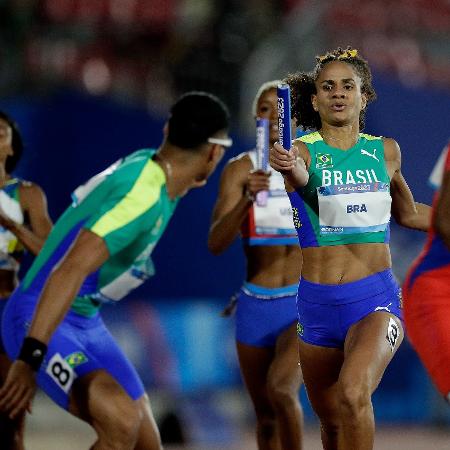 Brasileiros em ação no revezamento 4x400 misto do atletismo no Pan 2023