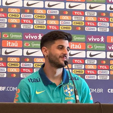 Beraldo concede entrevista coletiva com a seleção brasileira