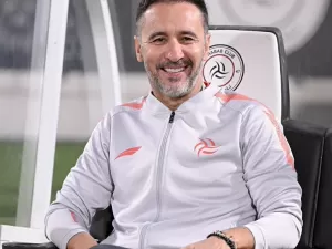 Após sonhar com o Liverpool, Vitor Pereira perto do 19º da Premier League