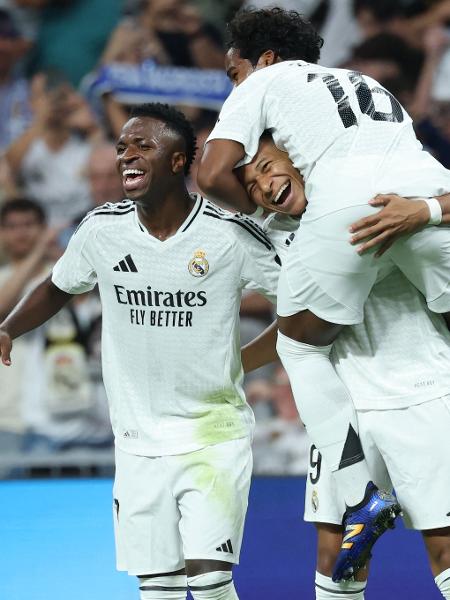 Vini Jr, Endrick e Mbappé comemoram gol do Real Madrid pelo Campeonato Espanhol