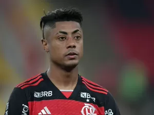 Bruno Henrique é titular em Flamengo com time misto; veja as escalações