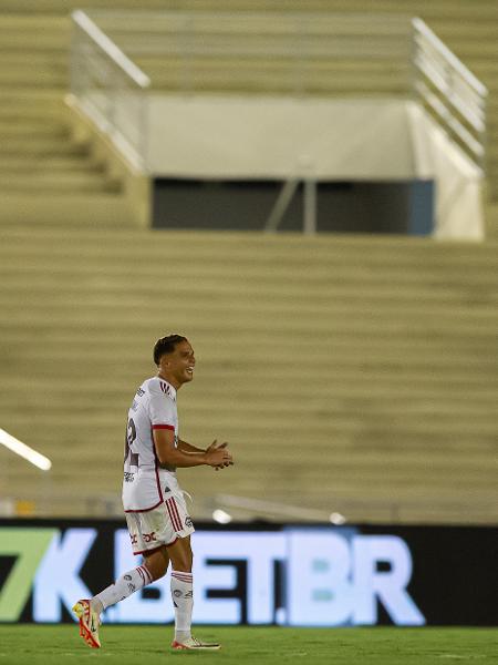 Thiaguinho comemora gol pelo Flamengo no Carioca - Paula Reis / Flamengo