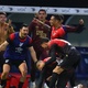 Puskas? Com gol do meio-campo, Athletico bate Avaí e cola no G4 da Série B