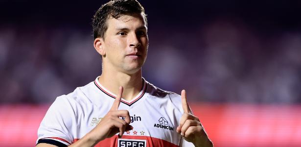 Tapia vira arma do São Paulo em clássicos paulistas