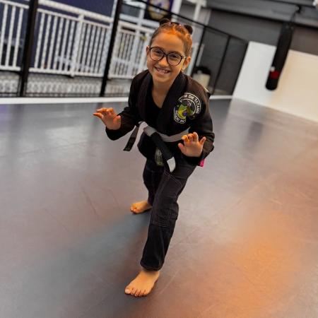Filha de Charles Do Bronx brilha em estreia no jiu-jitsu e emociona o pai