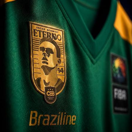 Mão Santa no peito: seleção de basquete estampa 'Oscar Eterno' na camisa