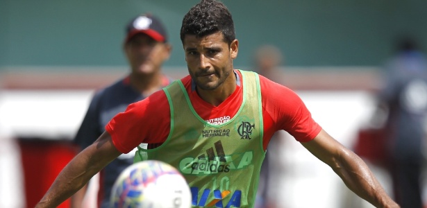 O meia Ederson assume a titularidade no Flamengo com a lesão de Mancuello - Gilvan de Souza/ Flamengo