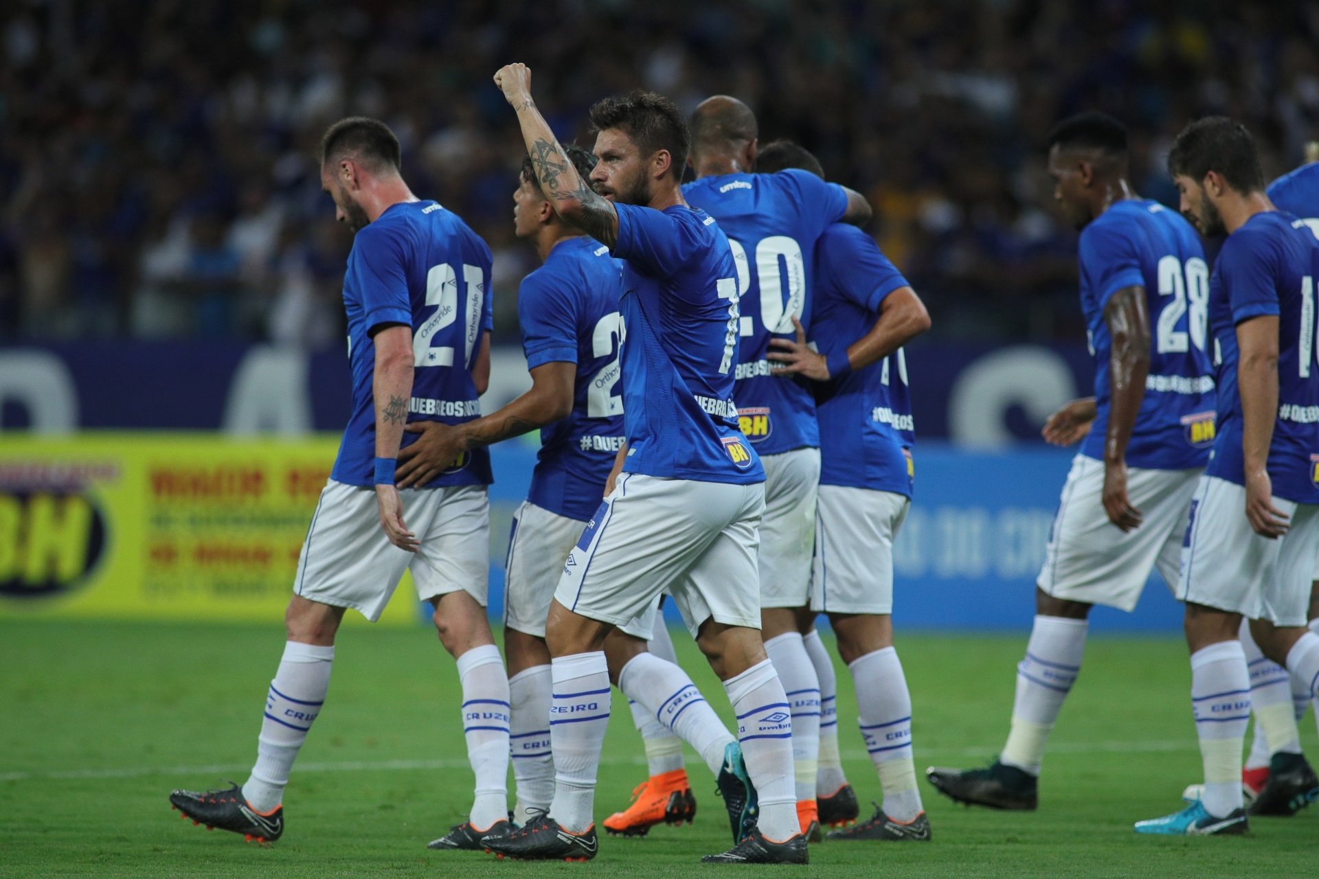 Sobis Participa De Tres Gols Cruzeiro Vence Urt E Segue Invicto