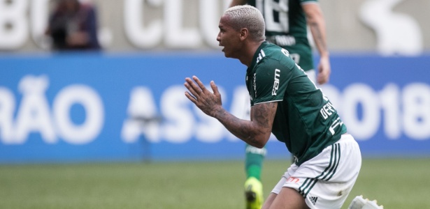 Deyverson reage após lance na partida Atlético-MG x Palmeiras pelo Campeonato Brasileiro 2018 - Pedro Vale/AGIF - Pedro Vale/AGIF