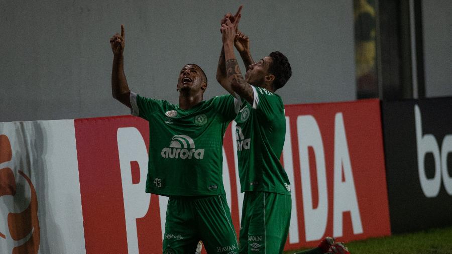 Rildo é dúvida da Chapecoense para encarar o Goiás no Serra Dourada - Marcelo Alvarenga/AGIF