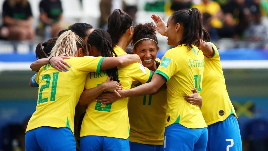 Seleção brasileira sobe no ranking da FIFA e mostra evolução no pós Copa - REUTERS/Denis Balibouse
