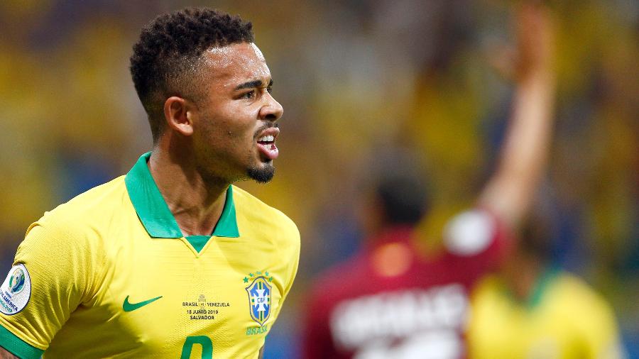 Gabriel Jesus lamenta após ter gol anulado durante Brasil x Venezuela - Thiago Calil/AGIF