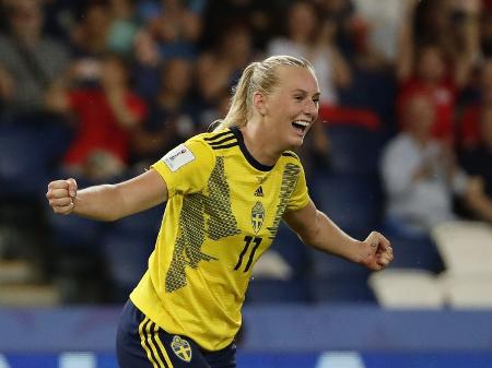 Resultado de imagem para SuÃ©cia bate CanadÃ¡ e avanÃ§a Ã s quartas da Copa do Mundo feminina