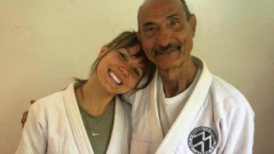 Karla Gracie e o pai, Pierino De Angelis, mestre faixa vermelha e branca de jiu-jitsu - Reprodução/Instagram