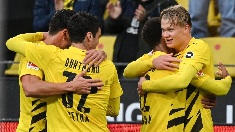 Haaland comemora gol do Borussia Dortmund no Campeonato Alemão  - Ina Fassbender / AFP