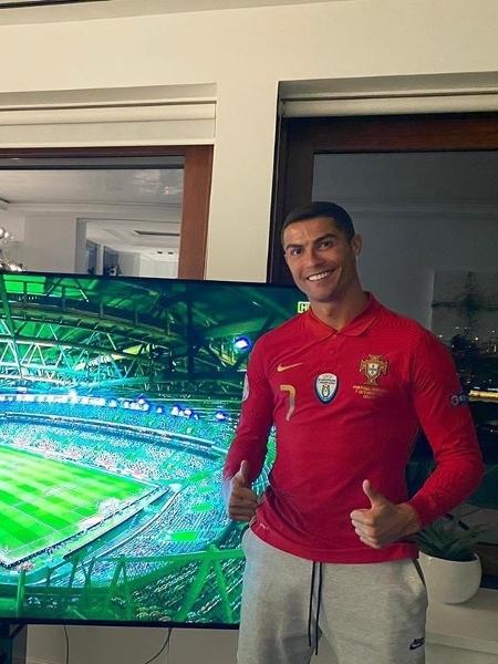 Cristiano Ronaldo posta com camisa de Portugal antes de jogo: 'Como se estivesse