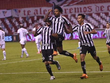 Santos Vence Ldu Na Altitude De Quito E Leva Vantagem Para Vila Belmiro 24 11 2020 Uol Esporte