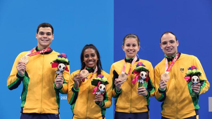 Brasil conquista medalha de ouro no revezamento 4x100 misto - Miriam/CPB