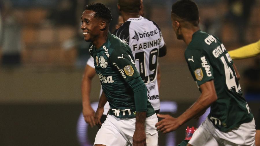  Kevin jogador do Palmeiras comemora seu gol em partida contra o Ceara na Arena Barueri pelo Brasileirão 2021 - Ettore Chiereguini/AGIF