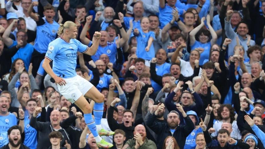 Erling Haaland, do Manchester City, comemora gol sobre o Nottingham Forest no Campeonato Inglês - Simon Stacpoole/Offside/Offside via Getty Images