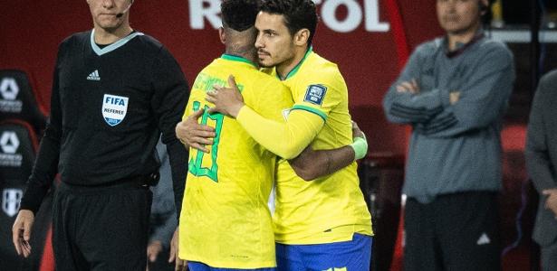 Neymar chama Raphael Veiga de craque após ser substituído pelo meia